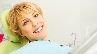 Woman seeing Delta Dental dentist in Phoenix